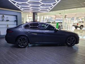 Alfa Romeo Giulia 2.0T Veloce - Image 6