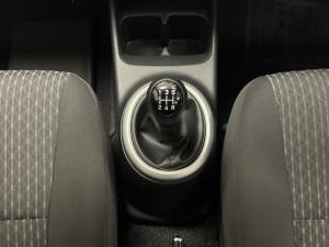 Toyota Vitz 1.0 XR manual - Image 10