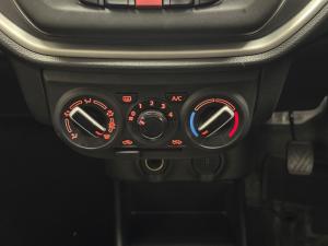 Toyota Vitz 1.0 XR manual - Image 13