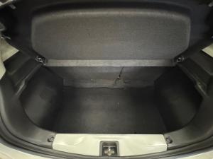 Toyota Vitz 1.0 XR manual - Image 15