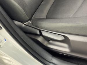 Toyota Corolla 1.8 Hybrid XS - Image 17
