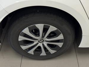 Toyota Corolla 1.8 Hybrid XS - Image 19
