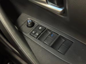 Toyota Corolla 1.8 Hybrid XS - Image 20