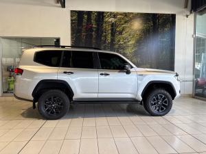 Toyota Land Cruiser 300 3.3D GX-R - Image 3