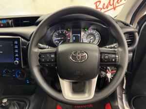 Toyota Hilux 2.4GD-6 single cab Raider manual - Image 8