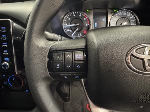 Toyota Hilux 2.4GD-6 single cab Raider manual - Image 9