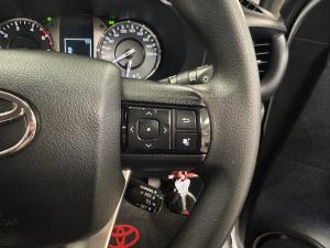 Toyota Hilux 2.4GD-6 single cab Raider manual - Image 10