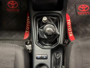 Toyota Hilux 2.4GD-6 single cab Raider manual - Image 11