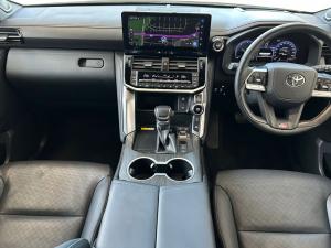 Toyota Land Cruiser 300 3.3D GR-Sport - Image 6