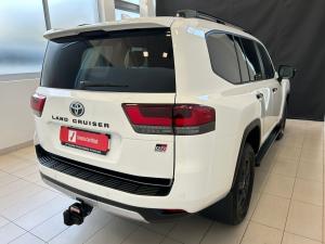 Toyota Land Cruiser 300 3.3D GR-Sport - Image 2
