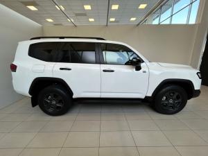 Toyota Land Cruiser 300 3.3D GR-Sport - Image 3