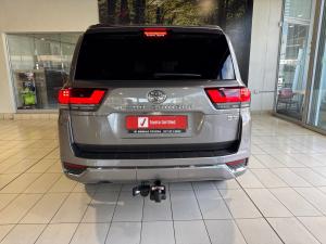 Toyota Land Cruiser 300 3.5T ZX - Image 5