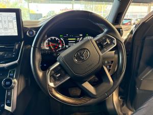 Toyota Land Cruiser 300 3.5T ZX - Image 8