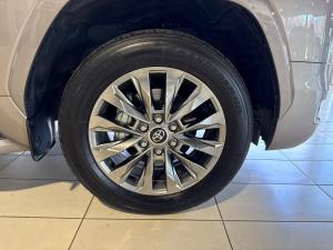 Toyota Land Cruiser 300 3.5T ZX - Image 16