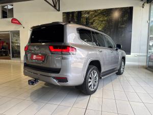 Toyota Land Cruiser 300 3.5T ZX - Image 2