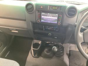Toyota Land Cruiser 79 4.5D-4D LX V8 single cab - Image 13