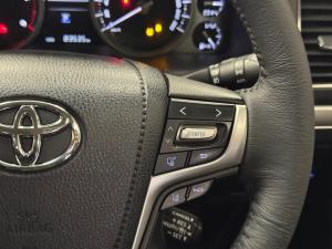 Toyota Land Cruiser 200 4.5D-4D V8 VX-R - Image 10