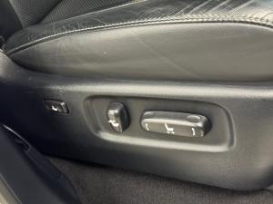 Toyota Land Cruiser 200 4.5D-4D V8 VX-R - Image 17