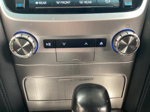 Toyota Land Cruiser 200 4.5D-4D V8 VX-R - Image 16
