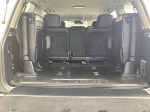 Toyota Land Cruiser 200 4.5D-4D V8 VX-R - Image 19