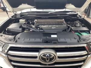 Toyota Land Cruiser 200 4.5D-4D V8 VX-R - Image 21
