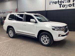 Toyota Land Cruiser 200 4.5D-4D V8 VX-R - Image 1