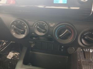 Toyota Hilux 2.4 GD-6 Raider 4X4S/C - Image 18