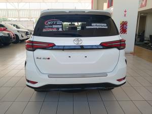 Toyota Fortuner 2.4GD-6 Raised Body automatic - Image 5