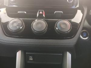 Toyota Corolla Cross 1.8 XI - Image 18