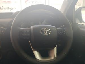 Toyota Hilux 2.4 GD-6 RB Raider automaticE/CAB - Image 8