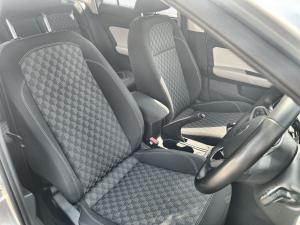 Volkswagen Polo sedan 1.6 Life - Image 13