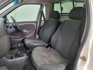 Ford Bantam 1.3i (aircon) - Image 11