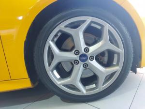 Ford Focus ST 3 - Image 11