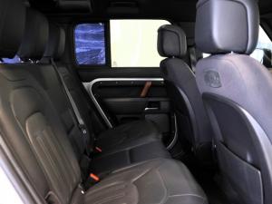 Land Rover Defender 110 D300 X - Image 10