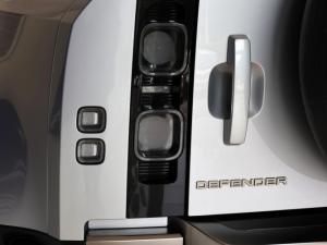 Land Rover Defender 110 D300 X - Image 15