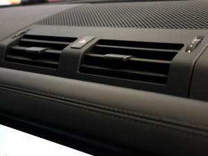 Land Rover Defender 110 D300 X - Image 21