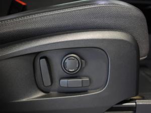 Land Rover Defender 110 D300 X - Image 28