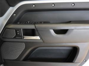 Land Rover Defender 110 D300 X - Image 30