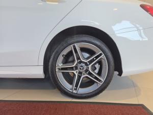 Mercedes-Benz C-Class C200 - Image 12