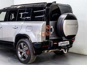 Land Rover Defender 110 P400e X - Image 9
