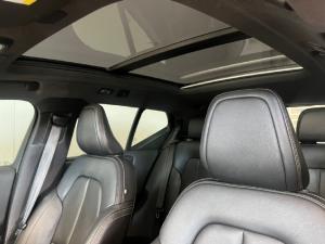 Volvo XC40 D4 AWD R-Design - Image 5