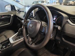 Toyota RAV4 2.0 GX auto - Image 6