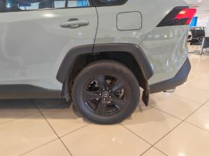 Toyota RAV4 2.0 GX auto - Image 9