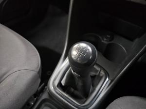Volkswagen Polo sedan 1.4 Trendline - Image 9