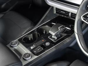 Volkswagen Touareg V6 TDI Executive R-Line - Image 19