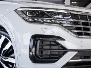 Volkswagen Touareg V6 TDI Executive R-Line - Image 3