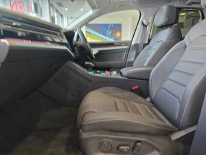 Volkswagen Touareg V6 TDI R-Line - Image 9