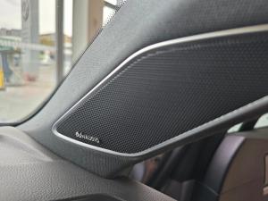 Volkswagen Touareg V6 TDI Executive R-Line - Image 14