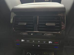 Volkswagen Touareg V6 TDI Executive R-Line - Image 15