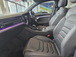 Volkswagen Touareg V6 TDI Executive R-Line - Image 5